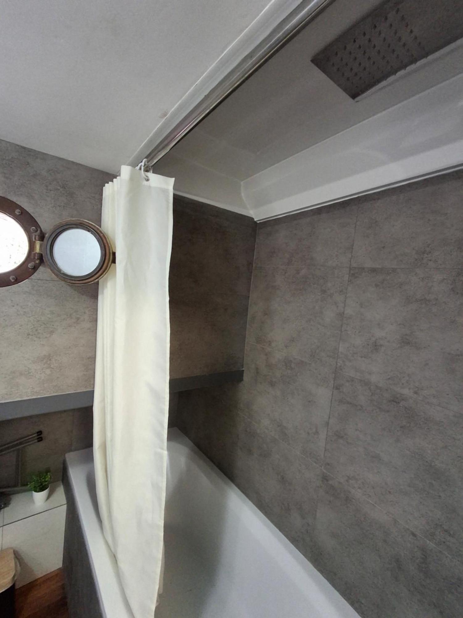Appartement Atypique Independant Sur Peniche Мец Экстерьер фото